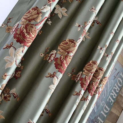 Zasłona zaciemniająca w romantyczne kwiatowe wzory