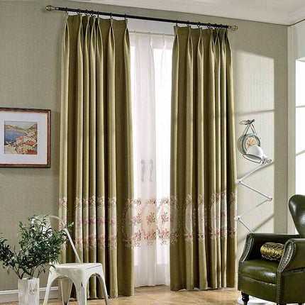 Zaciemniająca zasłona z kwiatowym haftem