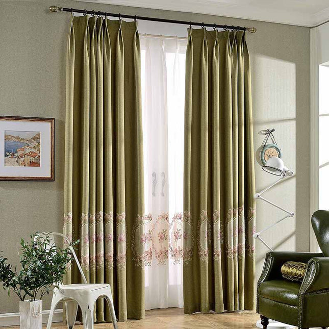 Zaciemniająca zasłona z kwiatowym haftem