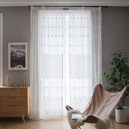 Haftowana firana w stylu boho