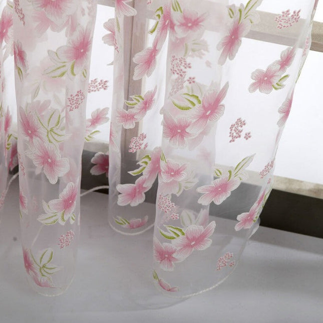 Firana woalowa w opadające kwiaty