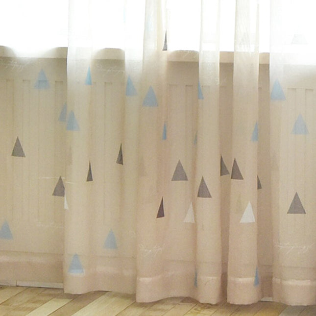 Dziecięca firanka w geometryczne trójkąty