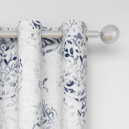 Dekoracyjna zasłona w niebieski wzór