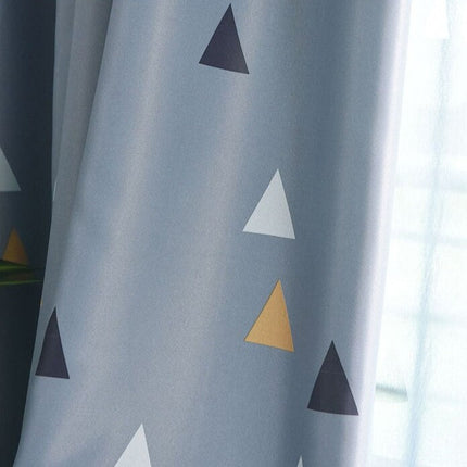 Szara zasłona w geometryczne trójkąty