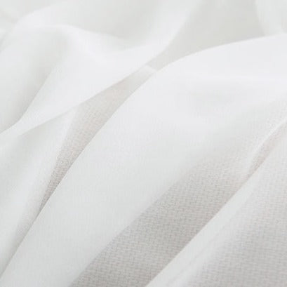 Gładka biała firana do nowoczesnego wnętrza