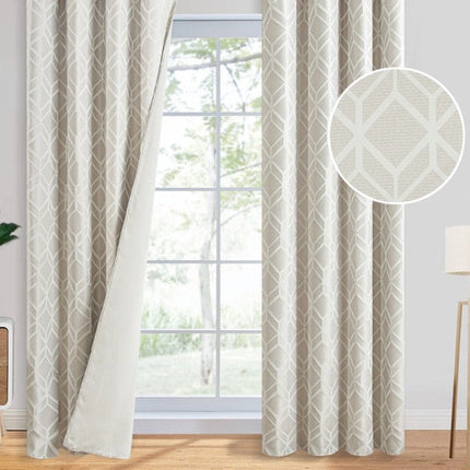 Beżowa zasłona zaciemniająca w romby