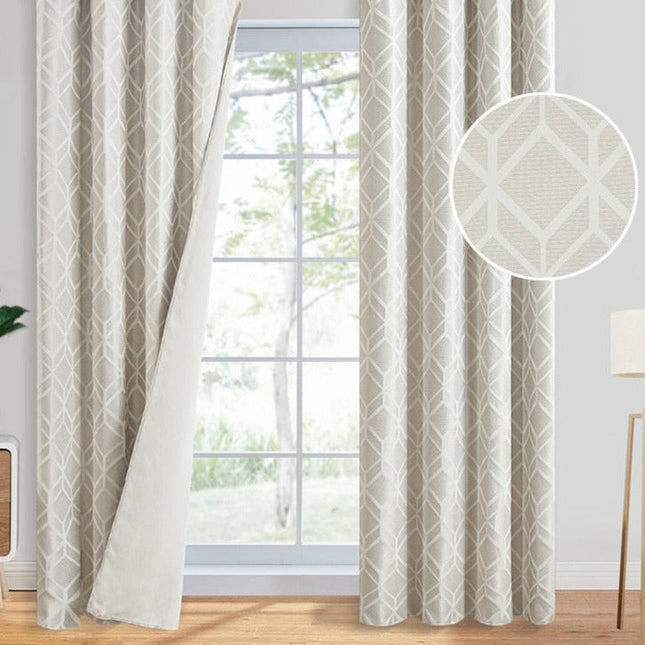 Beżowa zasłona zaciemniająca w romby