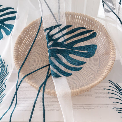 Firana z haftowanymi liśćmi monstery