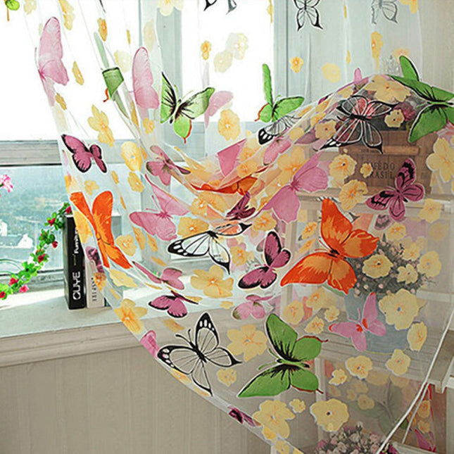 Delikatna firana w kolorowe motylki