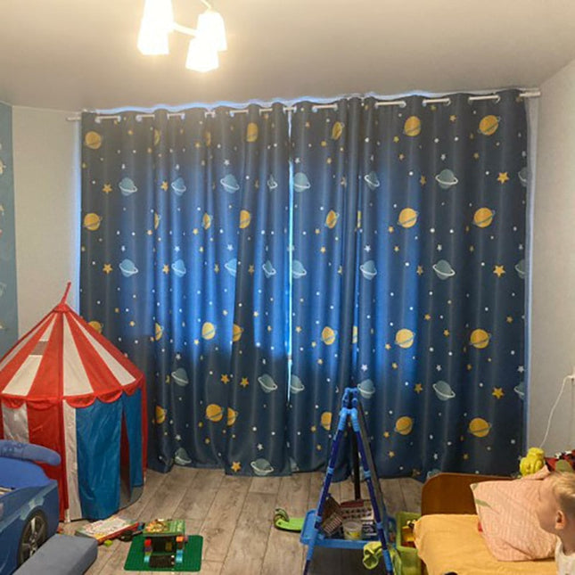 Dziecięca zasłona zaciemniająca w kosmos