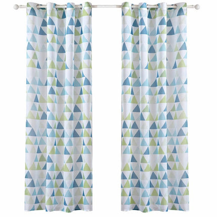 Firana w geometryczne trójkąty na przelotkach