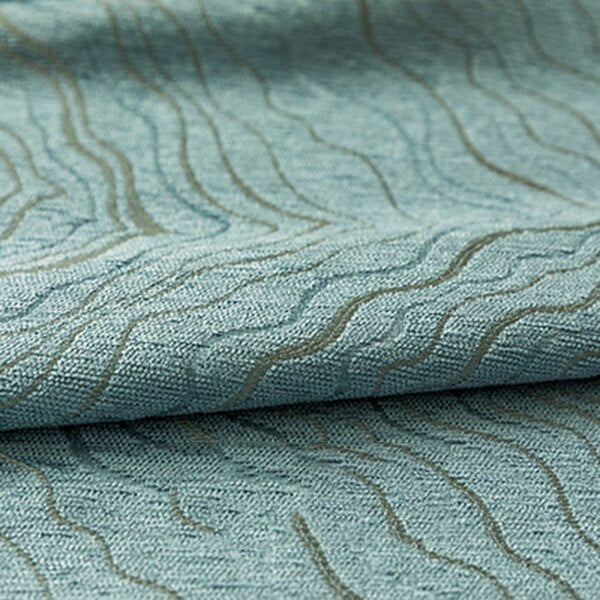 Niebieska zasłona zaciemniająca w falisty wzór