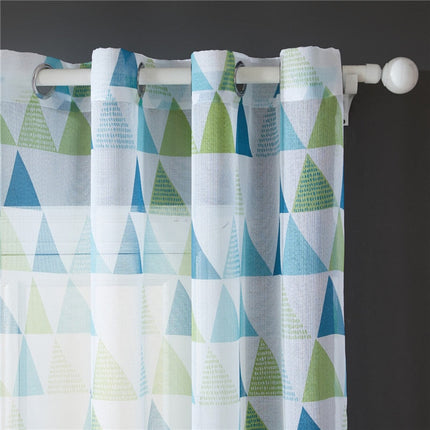 Firana w geometryczne trójkąty na przelotkach