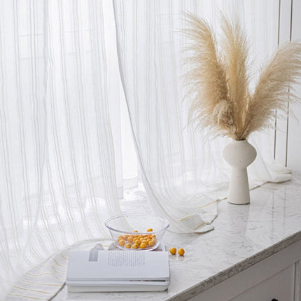 Półprzezroczysta zasłona w paski na rzep