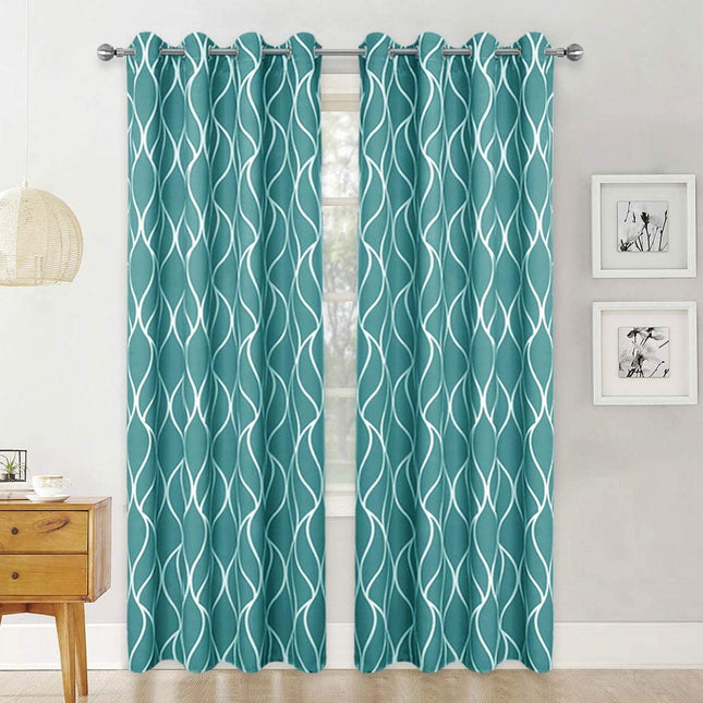 Zielona zasłona zaciemniająca w białe fale