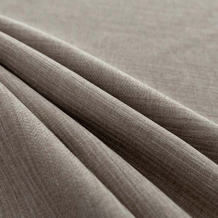 Brązowa zasłona zaciemniająca o strukturze lnu