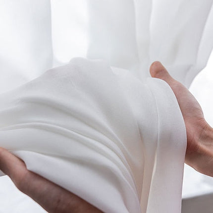 Lekka firana z etaminy na metry