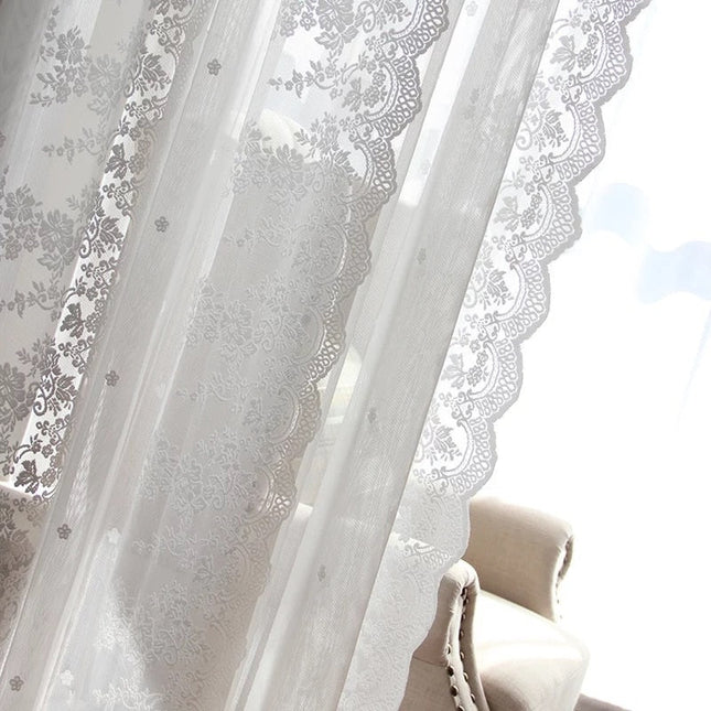 Koronkowa firana w kwiatowy wzór