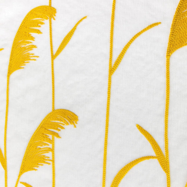 Firana z haftowanym motywem roślinnym