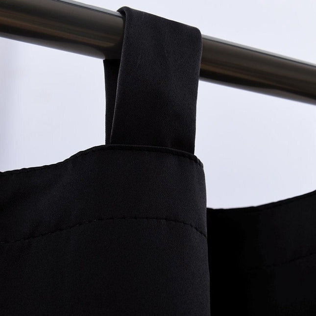 Zasłona zaciemniająca na szelkach do pokoju