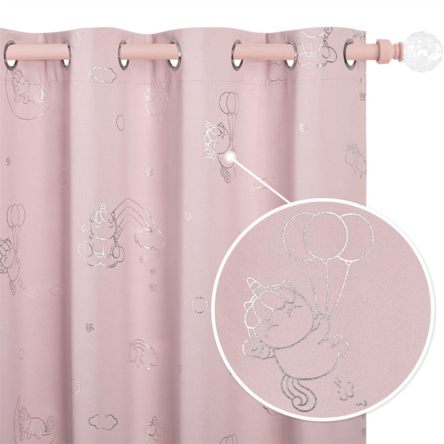 Różowa zasłona dziecięca w srebrne jednorożce