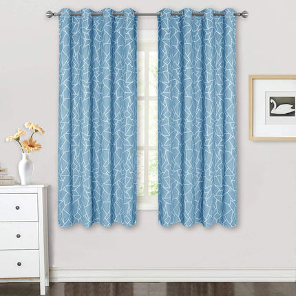 Zasłona zaciemniająca w geometryczny wzór