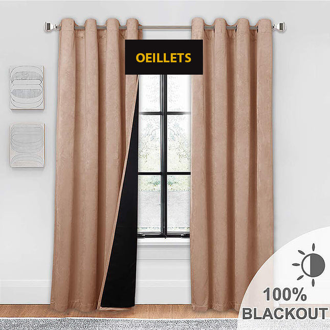 Beżowa zasłona welwetowa zaciemniająca na przelotkach