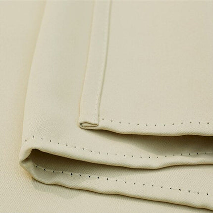 Kremowa wodoodporna zasłona na taras.