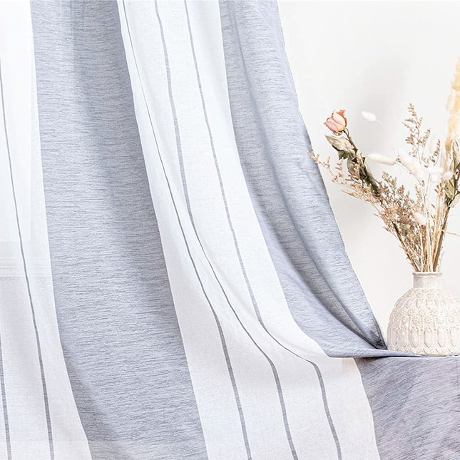 Nowoczesna firana w pionowe pasy