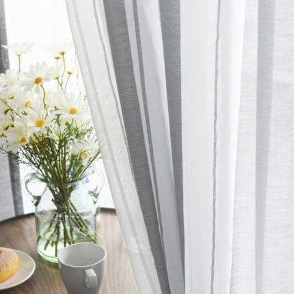 Nowoczesna firana w pionowe pasy