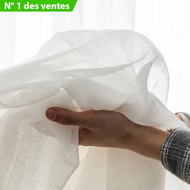 Delikatna przezroczysta firana z białego woalu