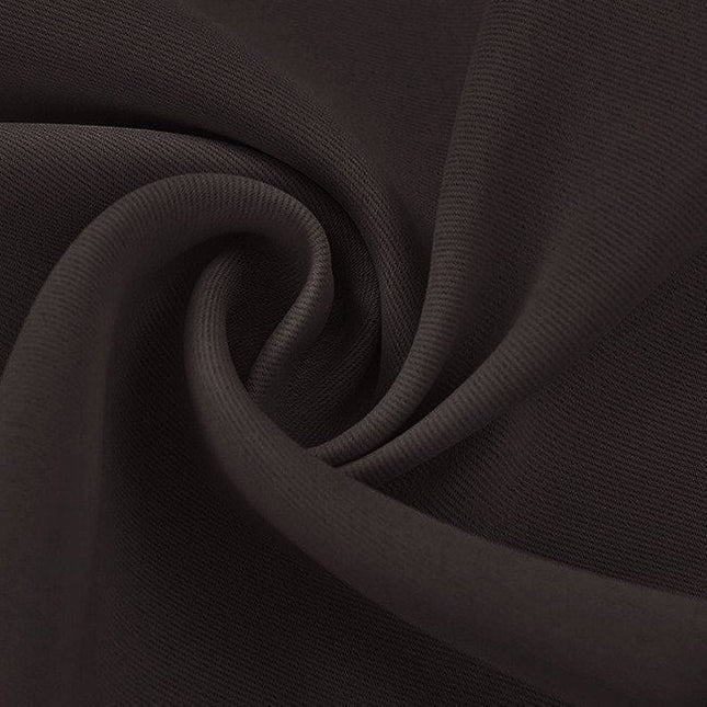 Brązowa gładka zasłona zaciemniająca do salonu