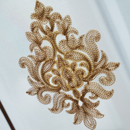 Firana panelowa z brązowym haftem