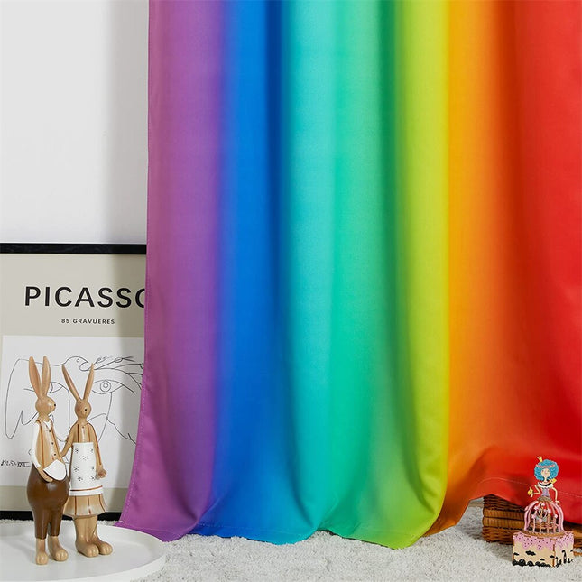Tęczowa zasłona zaciemniająca do pokoju dziecięcego