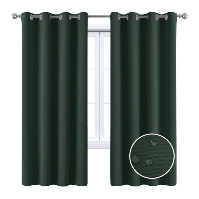 Ciemnozielona wodoodporna zasłona ogrodowa.