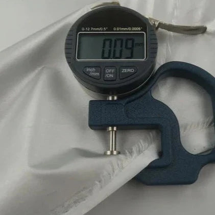 Podszewka zaciemniająca do zasłon blackout