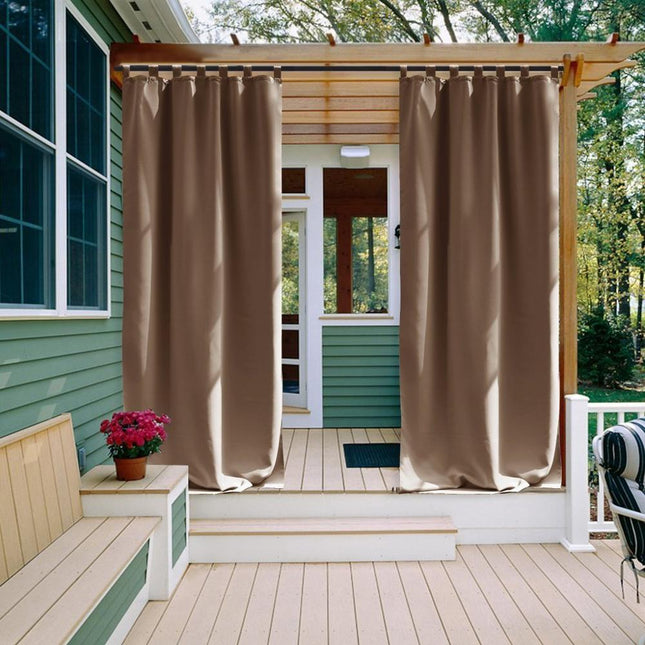 Brązowa zasłona ogrodowa na pergolę