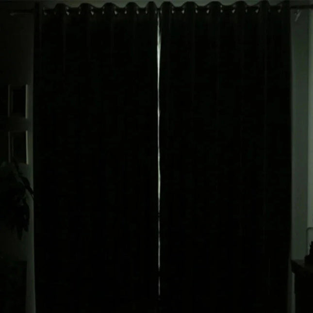 Srebrna tkanina termoizolacyjna na zasłony