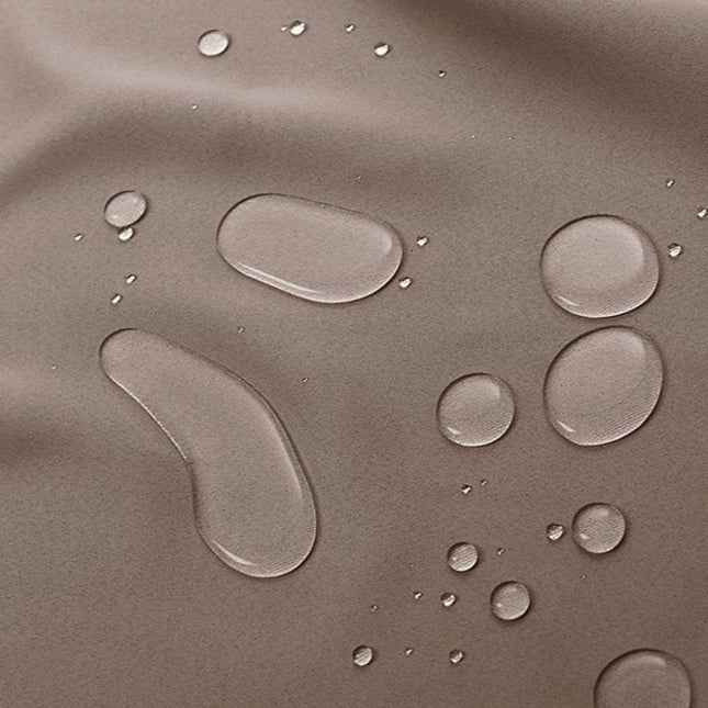 Brązowa zasłona ogrodowa na pergolę