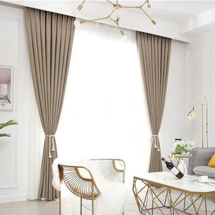 Ciemnobeżowa gładka zasłona do salonu