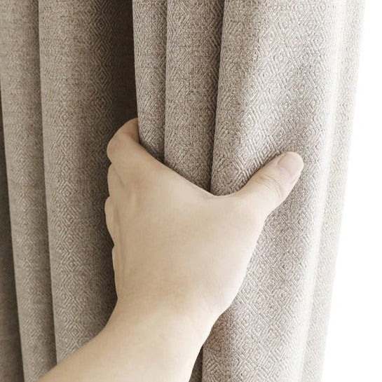 Ciemnobeżowa gładka zasłona do salonu