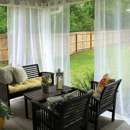 Biała firana ogrodowa na taras