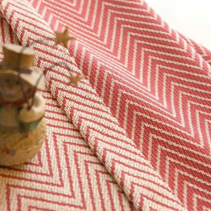 Czerwona zasłona w nowoczesny wzór zygzak