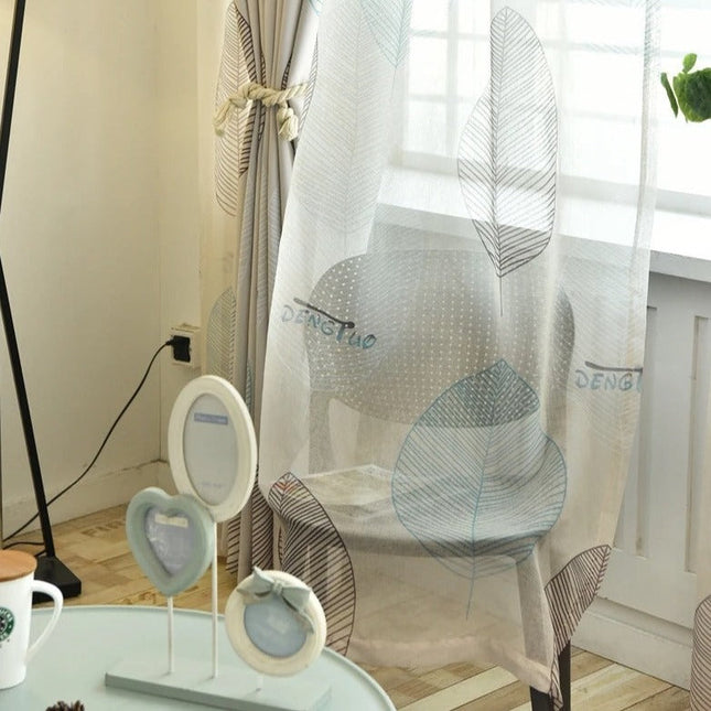 Zwiewna firana we wzór liści