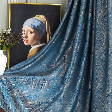 Granatowa zasłona zaciemniająca do salonu