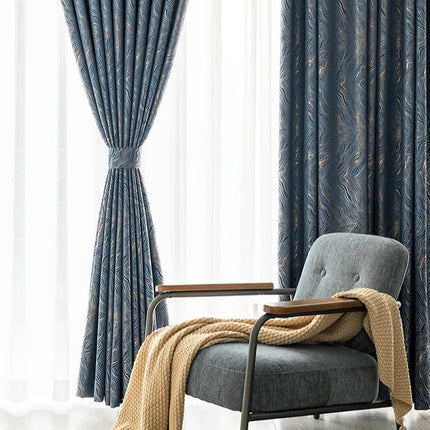 Granatowa zasłona zaciemniająca do salonu