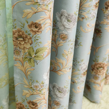 Zasłona zaciemniająca w kwiatowy wzór