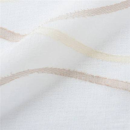 Nowoczesna firana w pionowe fale