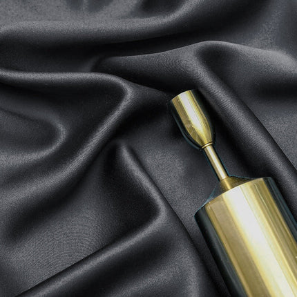 Szara zaciemniająca zasłona ze złotym haftem