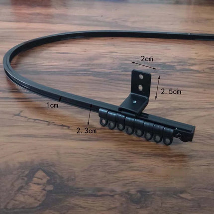 Giętka szyna sufitowa do zasłon na wymiar